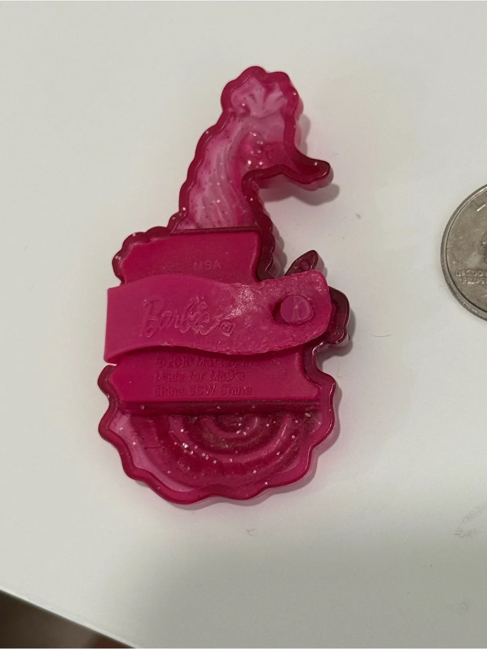 Barbie 2010 metallic / sparkly magenta seahorse hairclip (read)